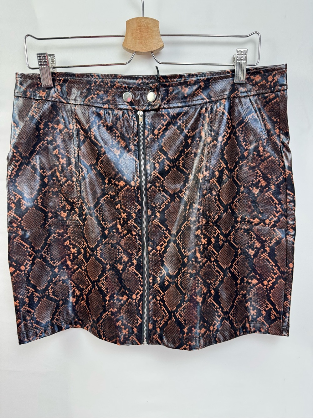 Shinestar Mini Skirt L Faux Leather Snakeskin Zip-Front Brown and Black Pockets